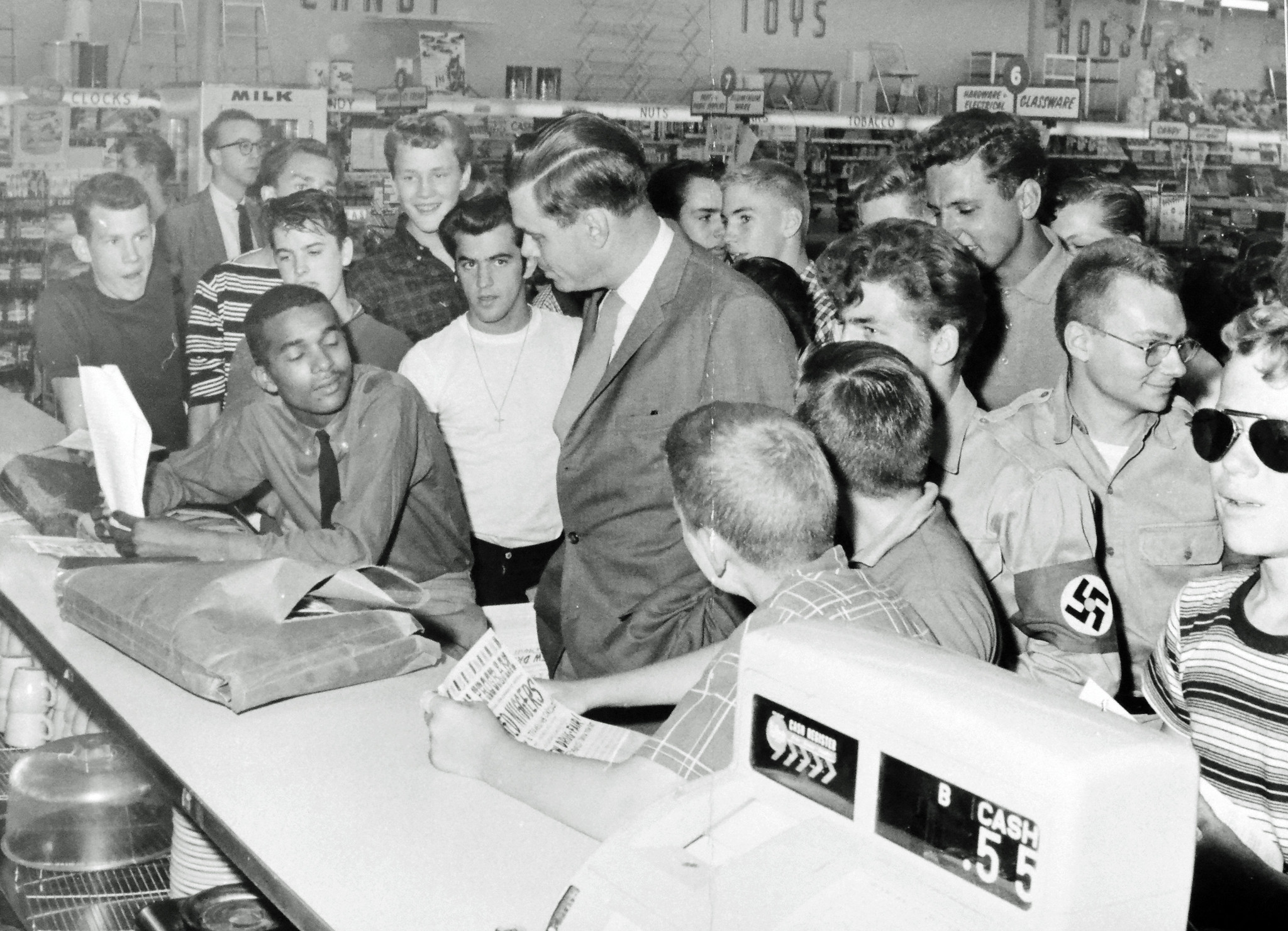 Civil rights activist Dion Diamond is confronted by American Nazi Party chief George Lincoln Rockwell at a sit-in at the Cherrydale Drug Fair in Arlington, June 10, 1960. Source:
DC Public Library, Star Collection © Washington Post.