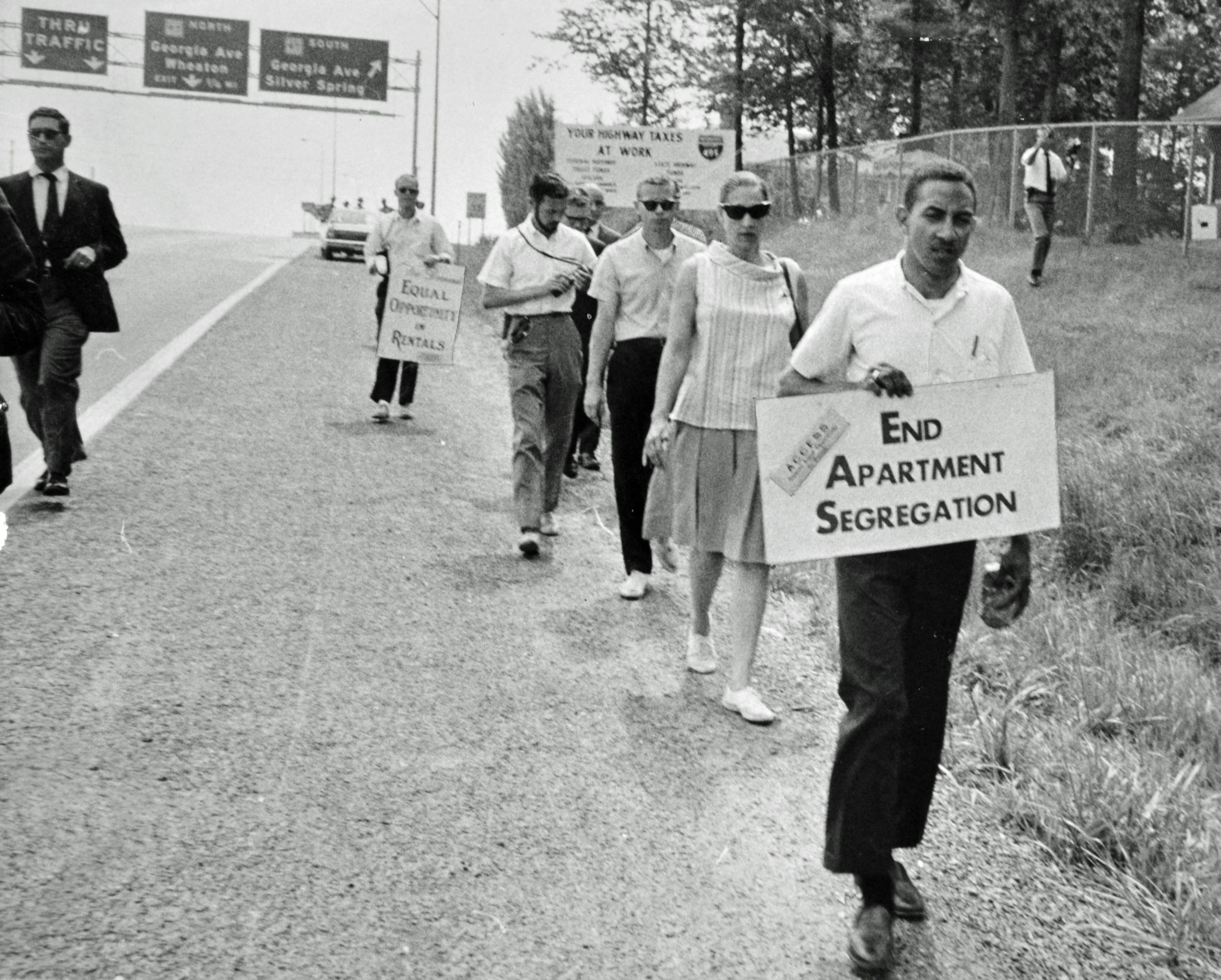 Protesters on a four-day, 66-mile march around the Beltway, June 1966. Reprinted with permission of the DC Public Library, Star Collection © Washington Post.